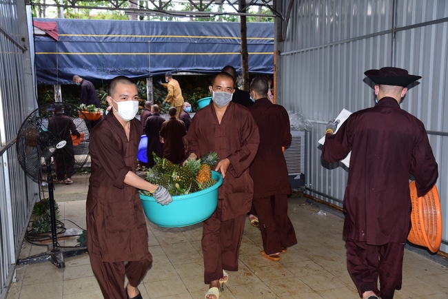 Chùa Hoằng Pháp: Tiếp tục hỗ trợ người dân khó khăn trong đại dịch Covid (đợt 8)